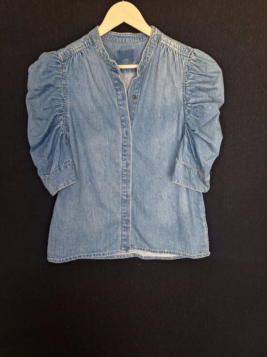 Tops - 💙 Denim Blouse Puff Sleeve Top 100% Cotton Size M/L Light Wash Mandarin Collar